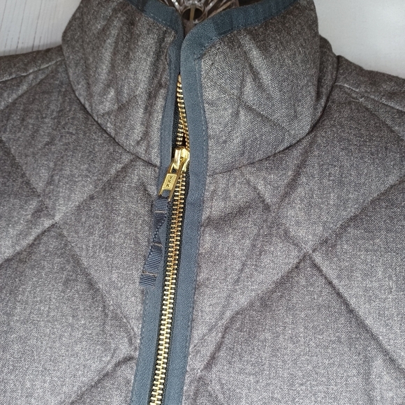 J. Crew Factory Excursion Down Puffer Vest Quilted Women SZ XS Gray - Picture 3 of 12